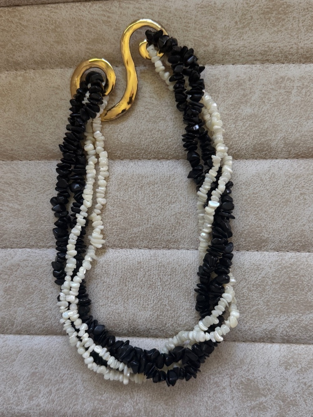 Vintage Jenss Monochrome Multi-Strand Stone Chip Statement Necklace Gold Clasp